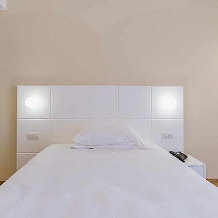 Hotel Boston Bari Luaran gambar