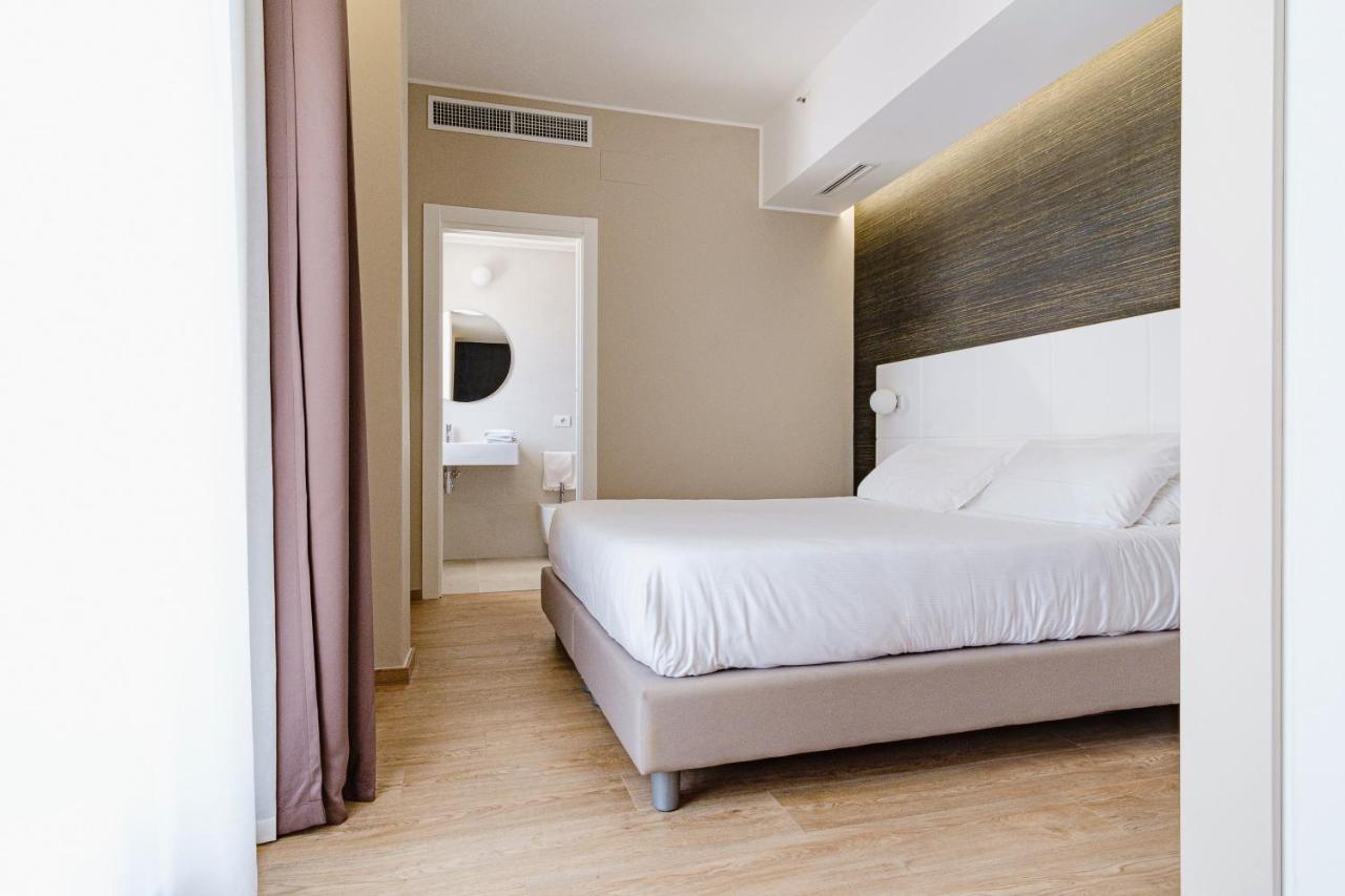 Hotel Boston Bari Luaran gambar