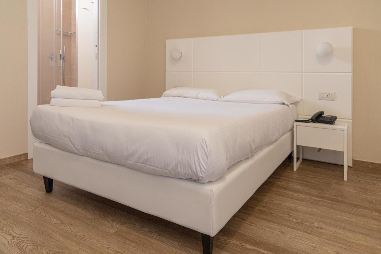 Hotel Boston Bari Luaran gambar