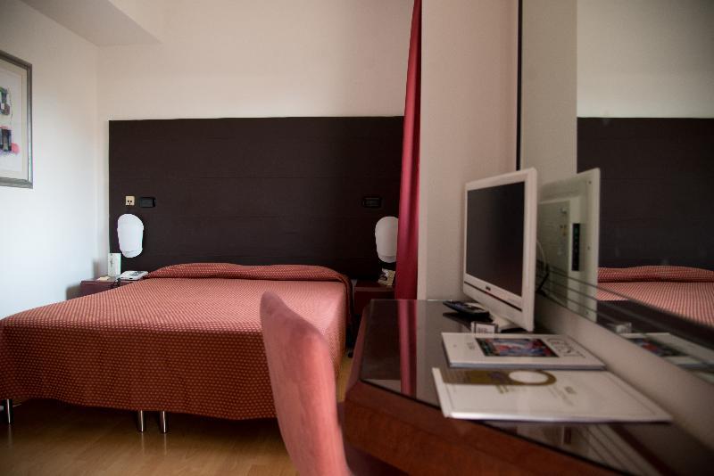 Hotel Boston Bari Luaran gambar