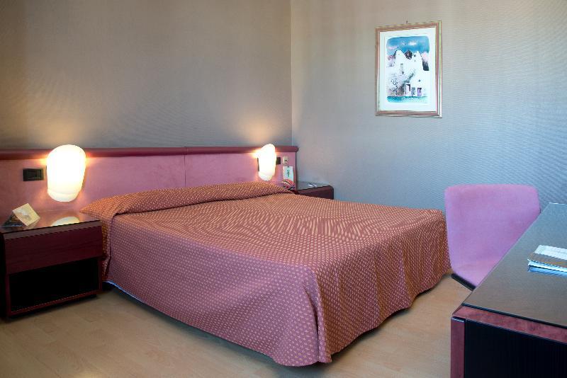 Hotel Boston Bari Luaran gambar